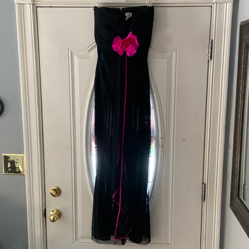 CACHE STRAPLESS black gown, with pink rose and accents. Size 2. NWOT